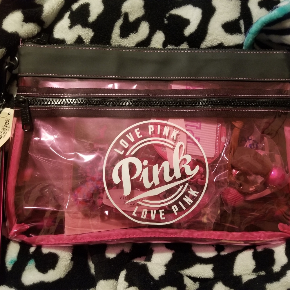 VS PINK WRISTLET NWT